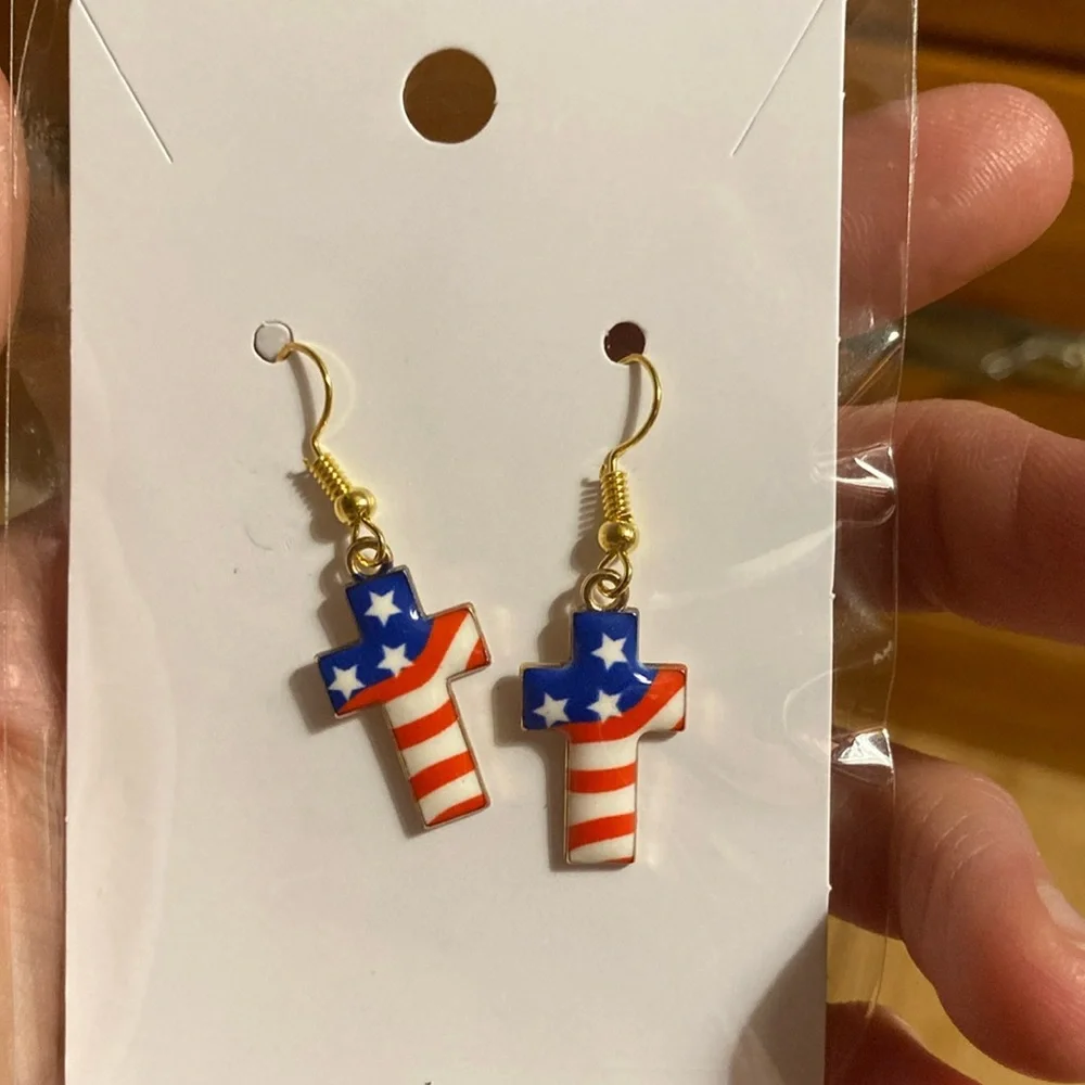 Fourth of July earrings. - Picture 1 of 3
